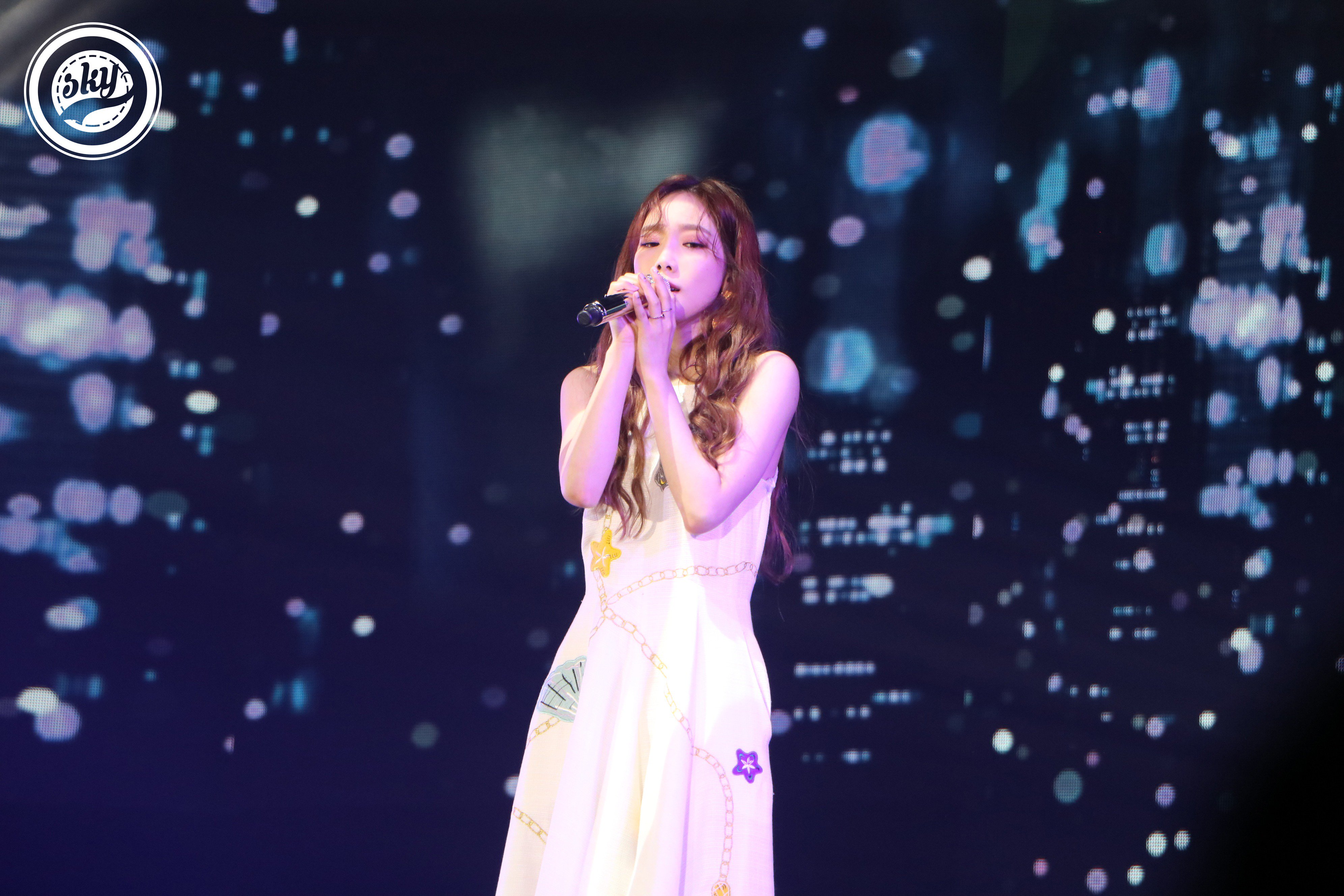 180520 Wonder K Concert in HongKong 태연 by sky1998318 (4).jpg