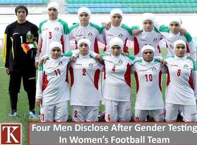 국제 여자축구 징계사유 레전드 - 이란 여자 축구팀 - 이 중 남자가 넷 ... 근데 10번은 남자 아님 02.jpeg