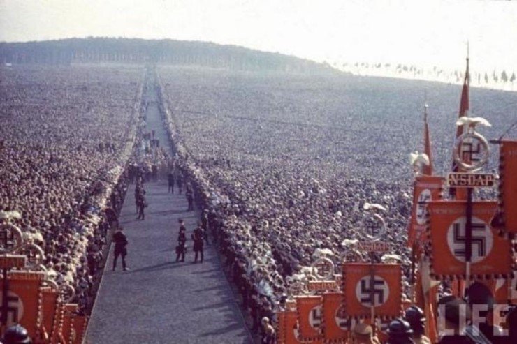 나치 독일 뉘른베르크 전당대회 70만.jpg