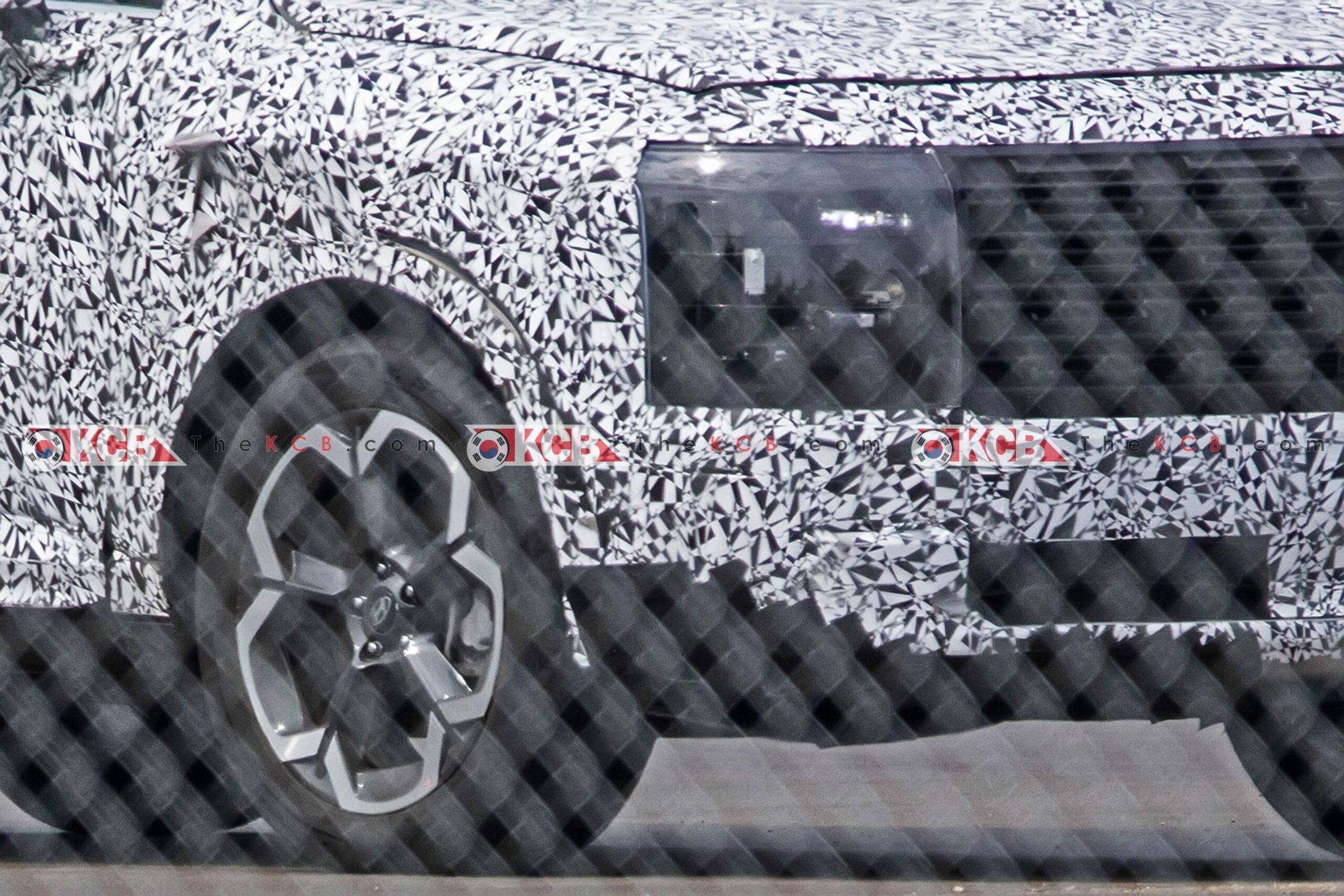 hyundai-palisade-lx3-loses-camouflage-3-scaled.jpg